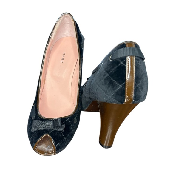 MARC JACOBS women’s Black Quilted Velvet Peep
Toe Heels 4” sz 37.5 never worn - Picture 7 of 9